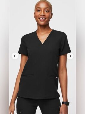FIGS Casma Three Pocket, Technical Collection Black V-Neck Scrub Top, Size XXL
